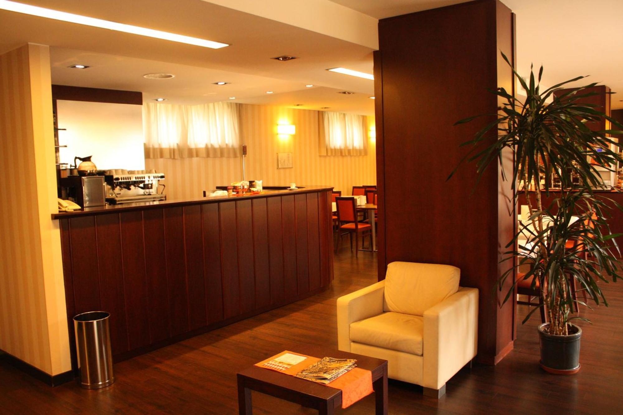 Hotel 2C Legnano Luaran gambar