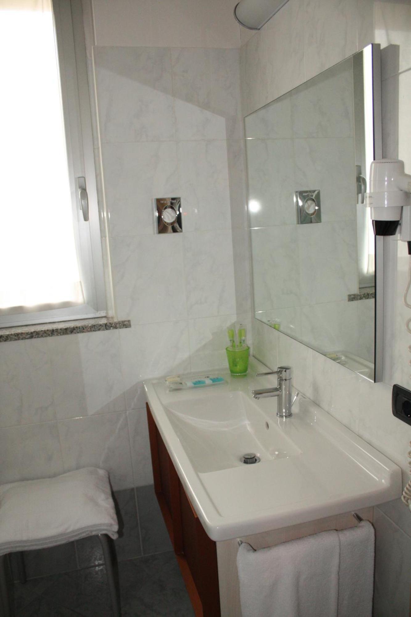Hotel 2C Legnano Luaran gambar