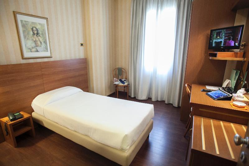 Hotel 2C Legnano Luaran gambar