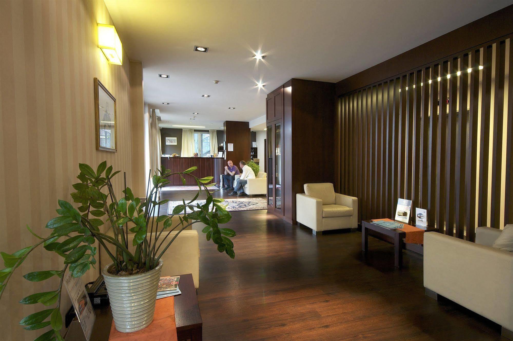 Hotel 2C Legnano Luaran gambar